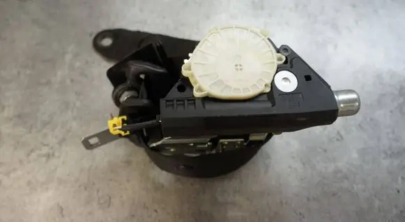 Mercedes-Benz R W251 Third row seat belt A2518608185
