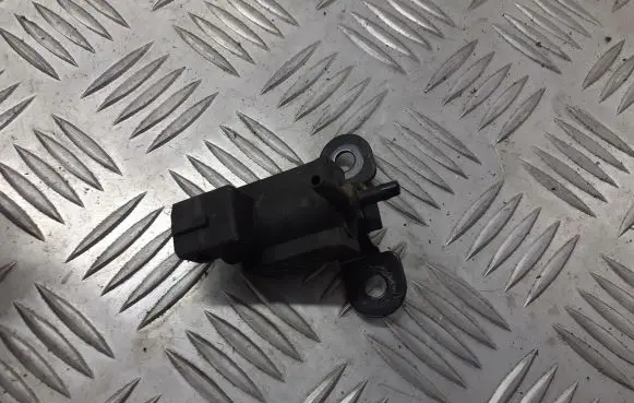 Opel Zafira A Vacuum valve 90530039