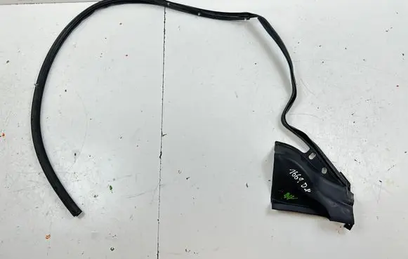 Jaguar XK - XKR Rubber seal front coupe door window 