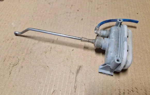 Volkswagen Golf III Central locking motor 1H9862159D
