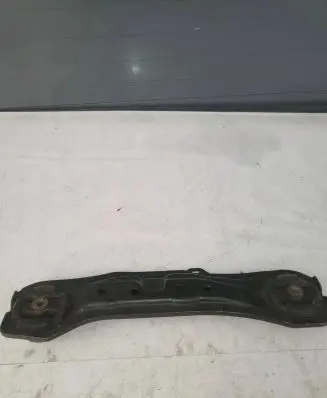 Honda CR-V Engine mount bracket