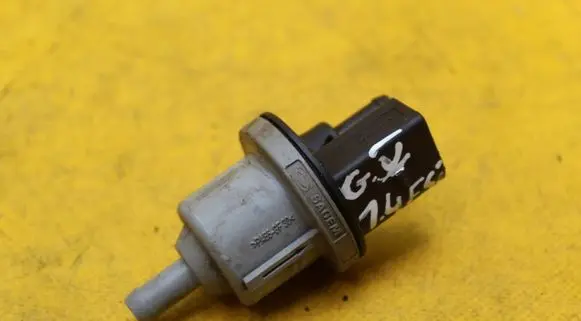 Volkswagen Golf V Breather valve BLF