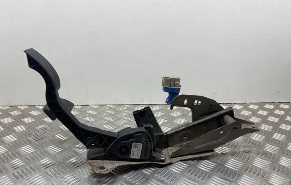 Ford Escape III Pedal assembly AV612467HA CV619F836GB