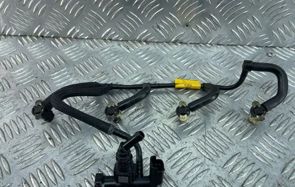 Nissan Qashqai Fuel return line/hose 166714557R