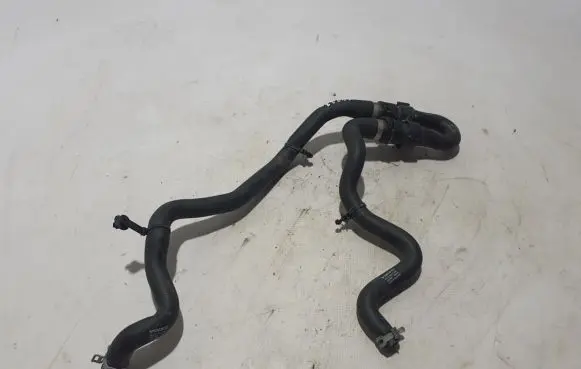 Volvo C40 Engine coolant pipe/hose 32138729