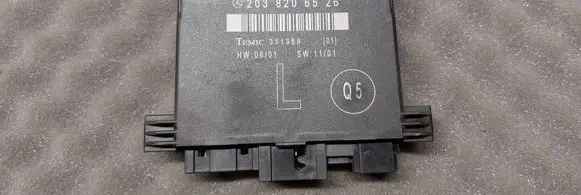 Mercedes-Benz C W203 Door control unit/module 2038206526
