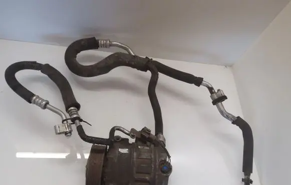 Land Rover Discovery 3 - LR3 Air conditioning (A/C) compressor (pump) JPB000183