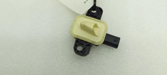 Mercedes-Benz A W176 Airbag deployment crash/impact sensor A1668210351 56054084AA