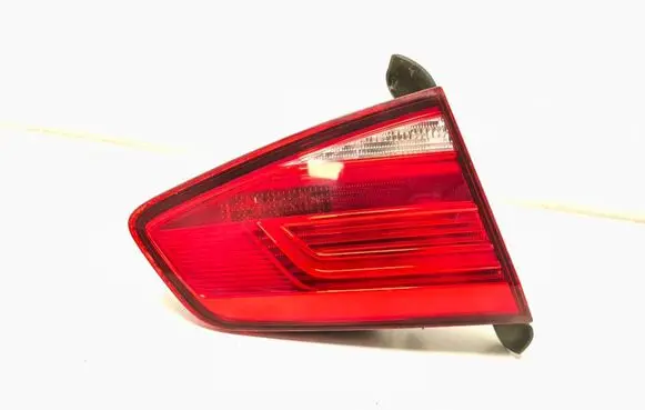 Tailgate rear/tail lights