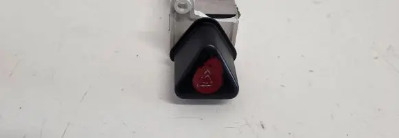 Subaru Legacy Hazard light switch