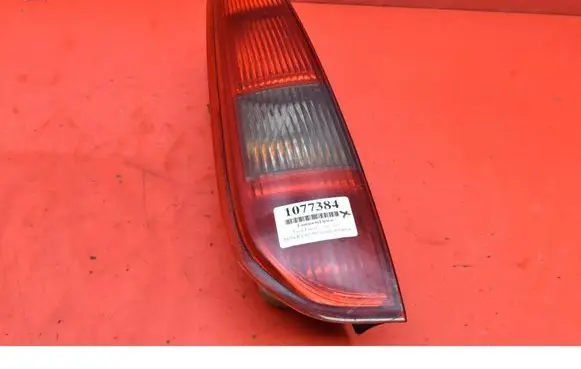 Ford Focus C-MAX Rear/tail lights 4M5113405F