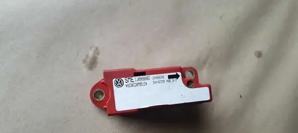 Volkswagen Golf I Airbag deployment crash/impact sensor 1J0909606D