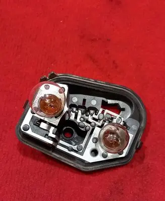 Citroen C5 Tail light bulb cover holder VP8X8X13N004AA 13N004AA
