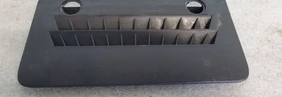Audi A8 S8 D3 4E Quarter panel pressure vent 4E0819623