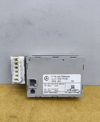 Mercedes-Benz E W211 Gateway control module A2115407445 A2114420027