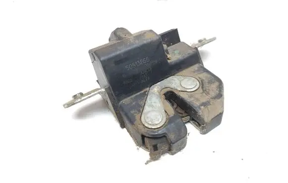 Tailgate/trunk/boot lock/catch/latch