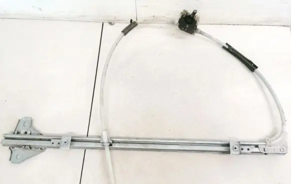 Renault Megane I Front door window regulator with motor 