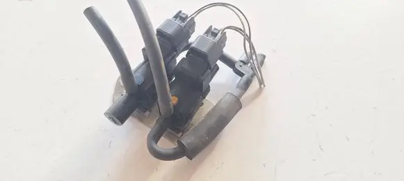 Mitsubishi Pajero Vacuum valve K5T81794