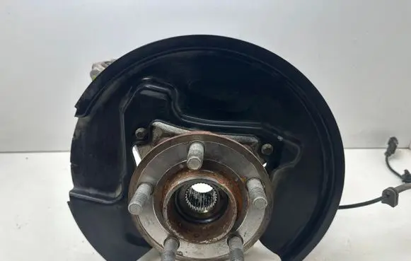 Ford Mustang VI Front wheel hub FR3C5B759RD