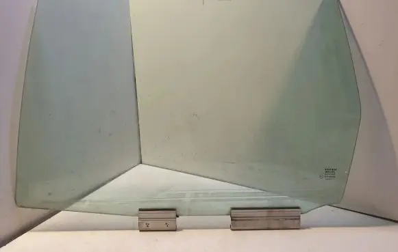 Volvo S70 V70 V70 XC Rear door window glass 43R001105