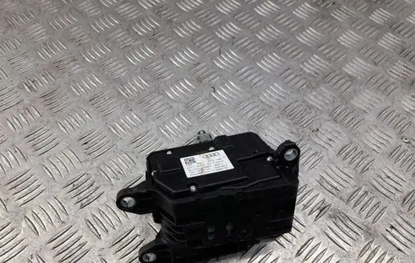 Audi Q7 4M Gear shifter/selector 4M1713041G