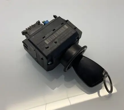 Mercedes-Benz CLK A209 C209 Ignition lock 2095450508 A2095450508