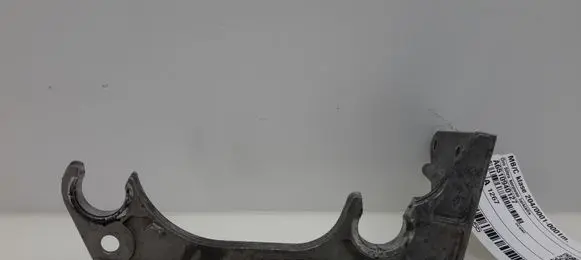 Mercedes-Benz C W204 Air filter cleaner box bracket assembly A6510940127