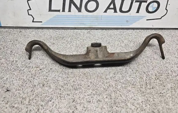 BMW 5 E39 Muffler mount bracket/holder 18202248578