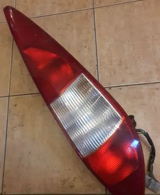 Ford Mondeo Mk III Rear/tail lights 1s7113404c