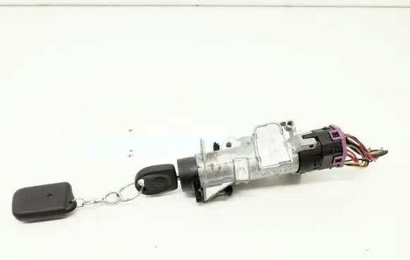 Volkswagen PASSAT B5 Ignition lock 4D0905851E