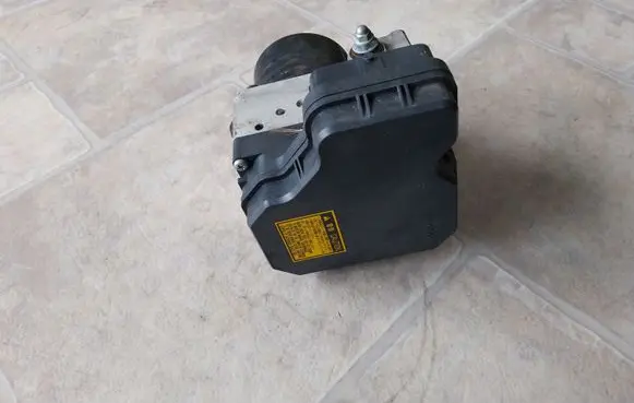 Lexus IS 220D-250-350 ABS Pump 4454053240 8954153110