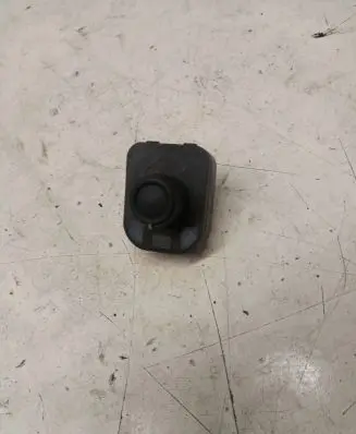 Wing mirror switch