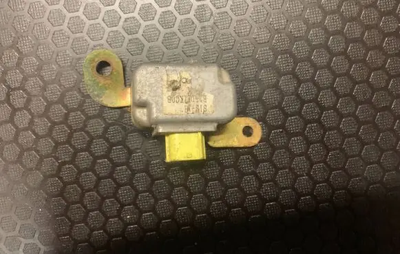 Mazda 323 F Airbag deployment crash/impact sensor B25D57KC0B 501080701020