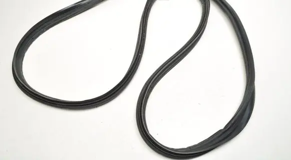 Volvo XC60 Seal rubber (tailgate) 32285672