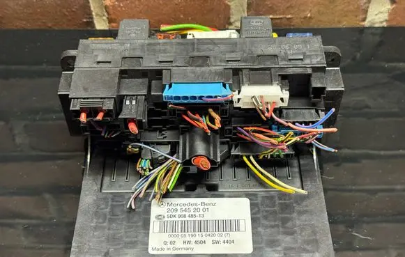 Mercedes-Benz CLK A209 C209 Fuse module 2095452001 5DK00848513
