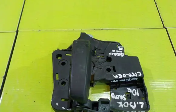 Citroen Berlingo Front door interior handle 10S 9682100777