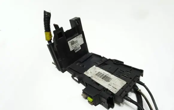 Peugeot 308 Fuse module 28236841 SW06A HW09A