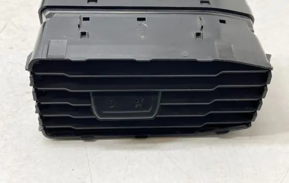 Volkswagen Caddy Dash center air vent grill 2K5815706B 3640000
