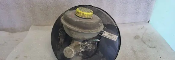 Audi 80 90 S2 B4 Brake booster 4A0612105M