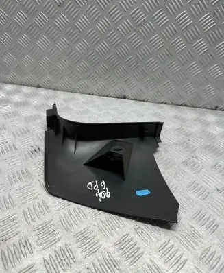 Foot area side trim