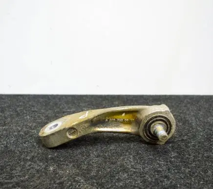 Mercedes-Benz C W205 Front anti-roll bar/stabilizer link A2053230817