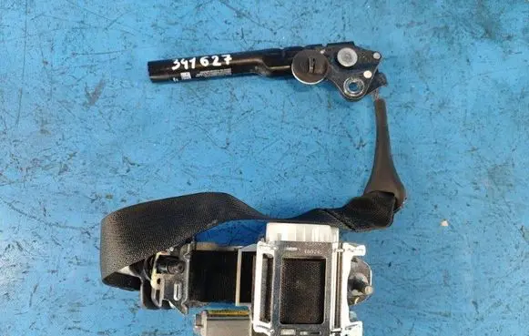 Ford Fusion II Front seatbelt DG9354612D65AH35B8