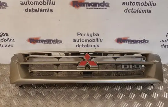Mitsubishi Pajero Front grill MR38798182
