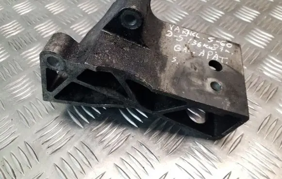 Volvo S60 Engine mounting bracket