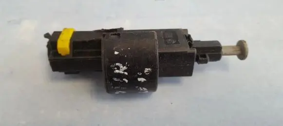 Opel Astra G Brake pedal sensor switch 09132299 09175172
