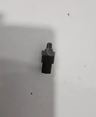 Renault Megane IV Oil pressure sensor 252405025R 252405025