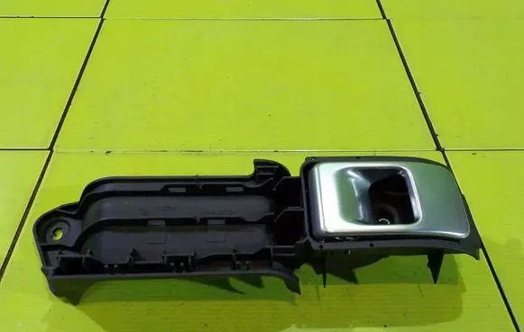 Rover Range Rover Front door interior handle 7026621