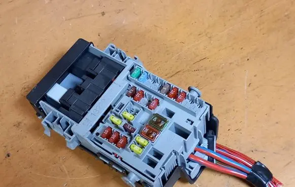Opel Astra J BSM Control unit 13222786