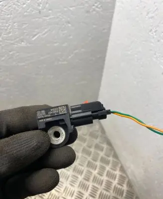 KIA Sorento Airbag deployment crash/impact sensor 959302P000