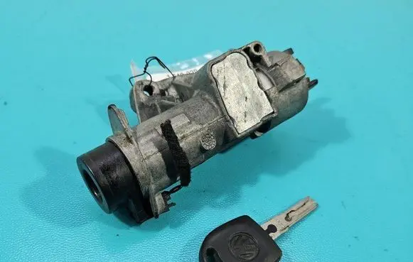 Volkswagen Polo IV 9N3 Ignition lock 4B0905851C IMPRK1510229